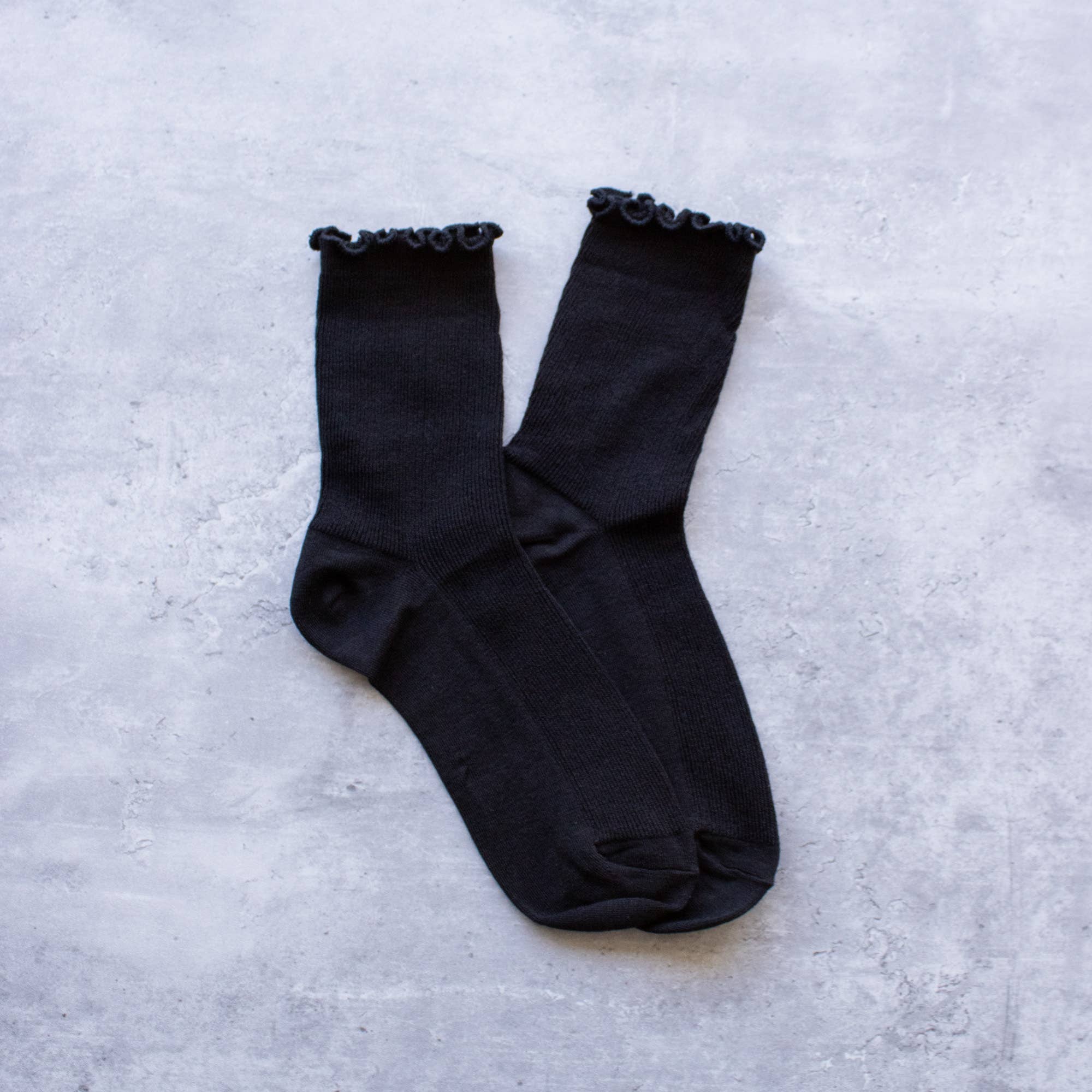 TO | Wednesday Ruffle Socks