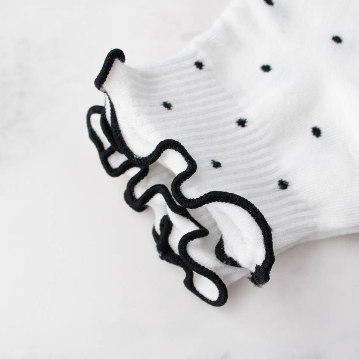 TO | Cute Ruffled Ankle Socks