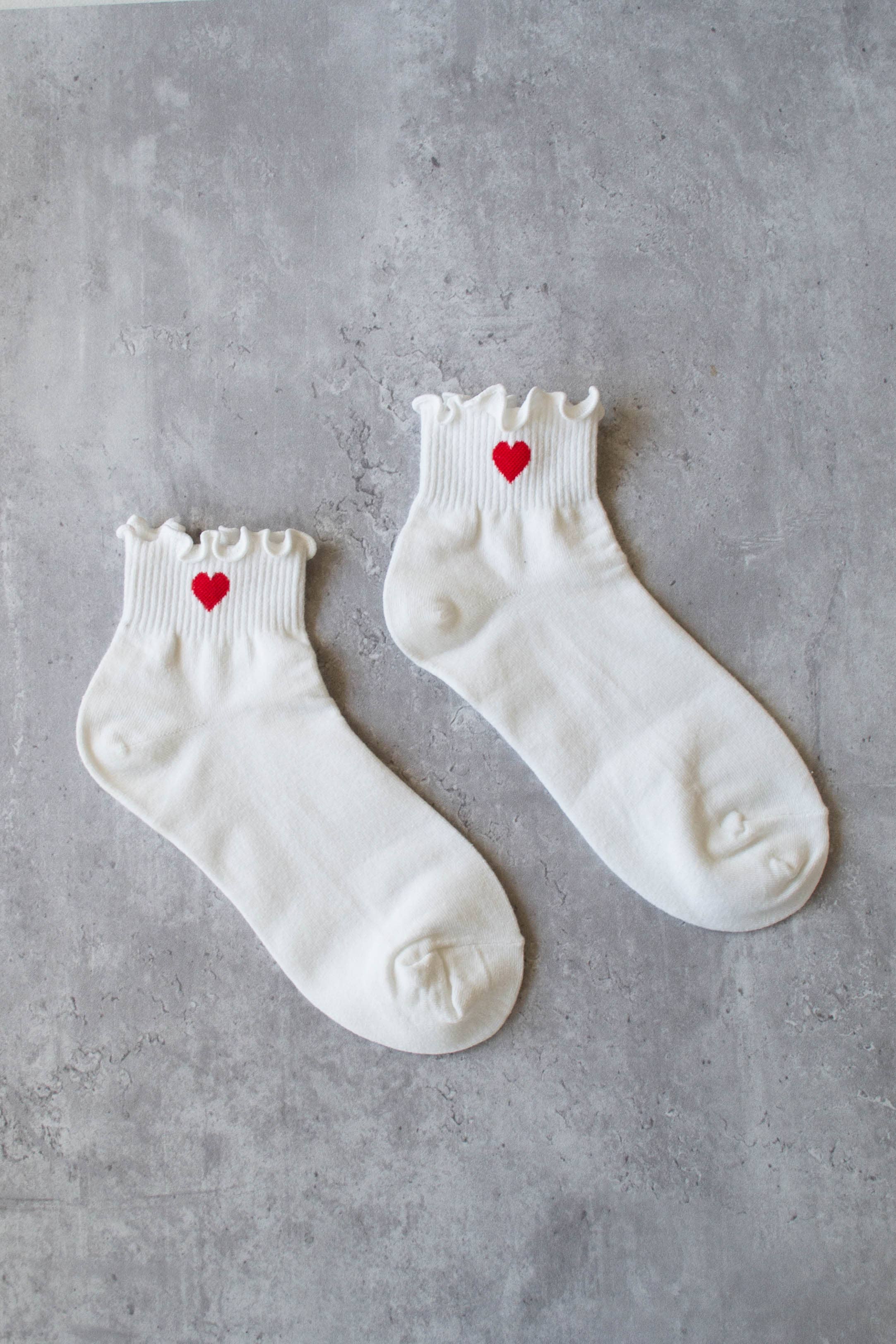 TO | Ivory red Heart Socks