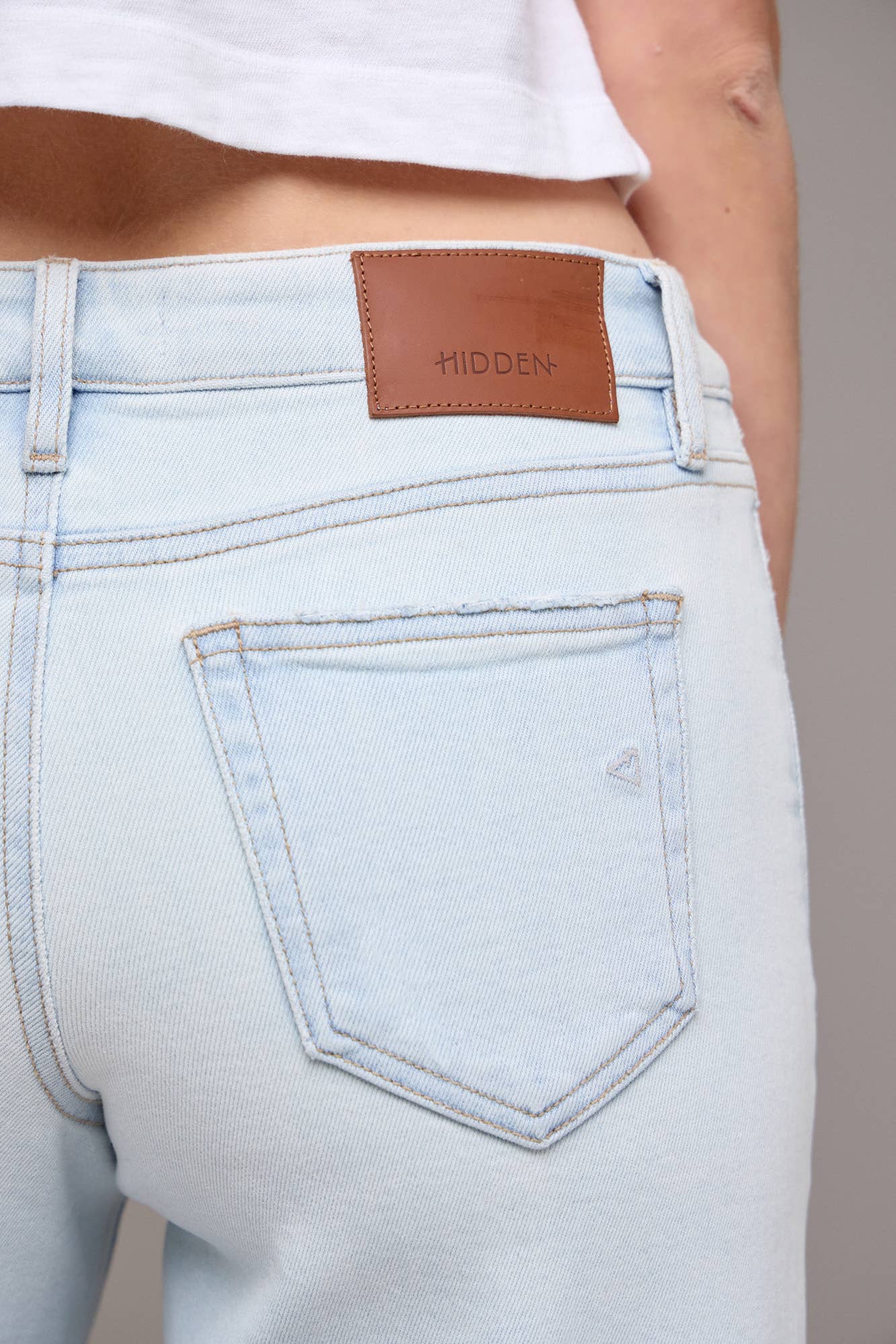 H | Super Light Inseam Mid rise Wide Leg