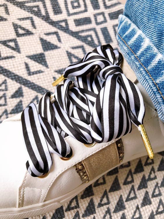 TSB | Striped Scarf - Shoelaces